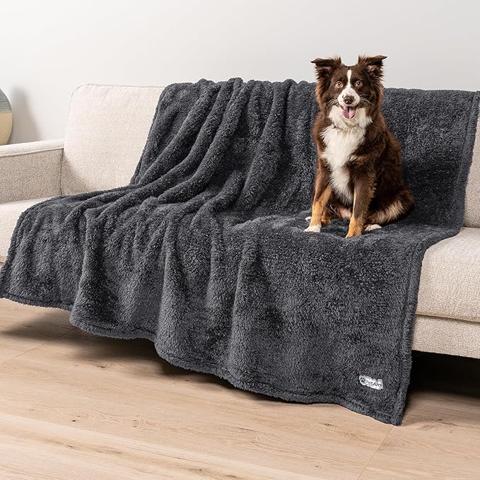 PetAmi Fluffy Waterproof Dog Blanket by PetAmi